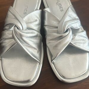 Cushion Silver J Slides